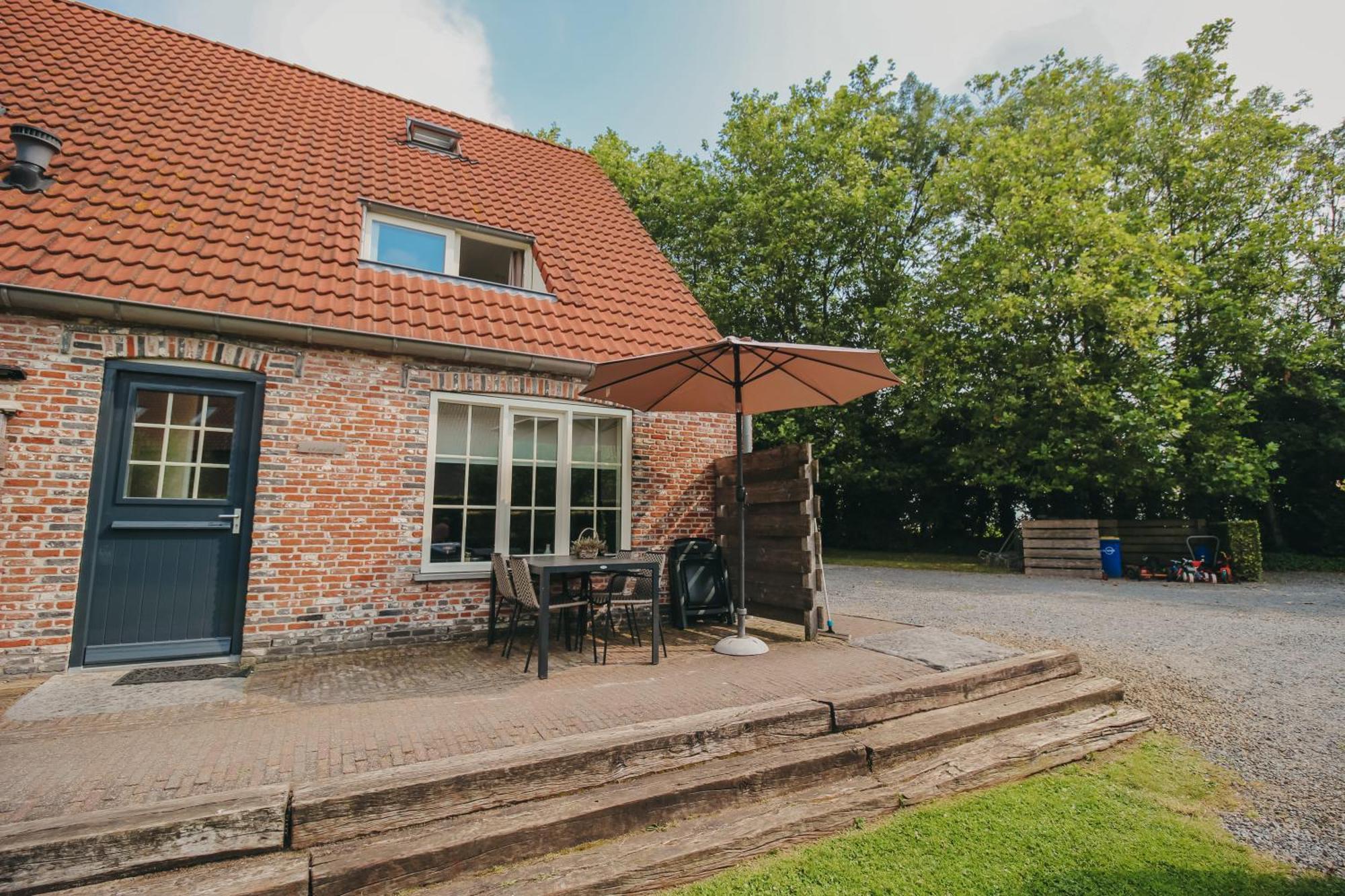 Accommodatie In Herbouwde Boerenschuur Koestal 러트랑슈망 외부 사진